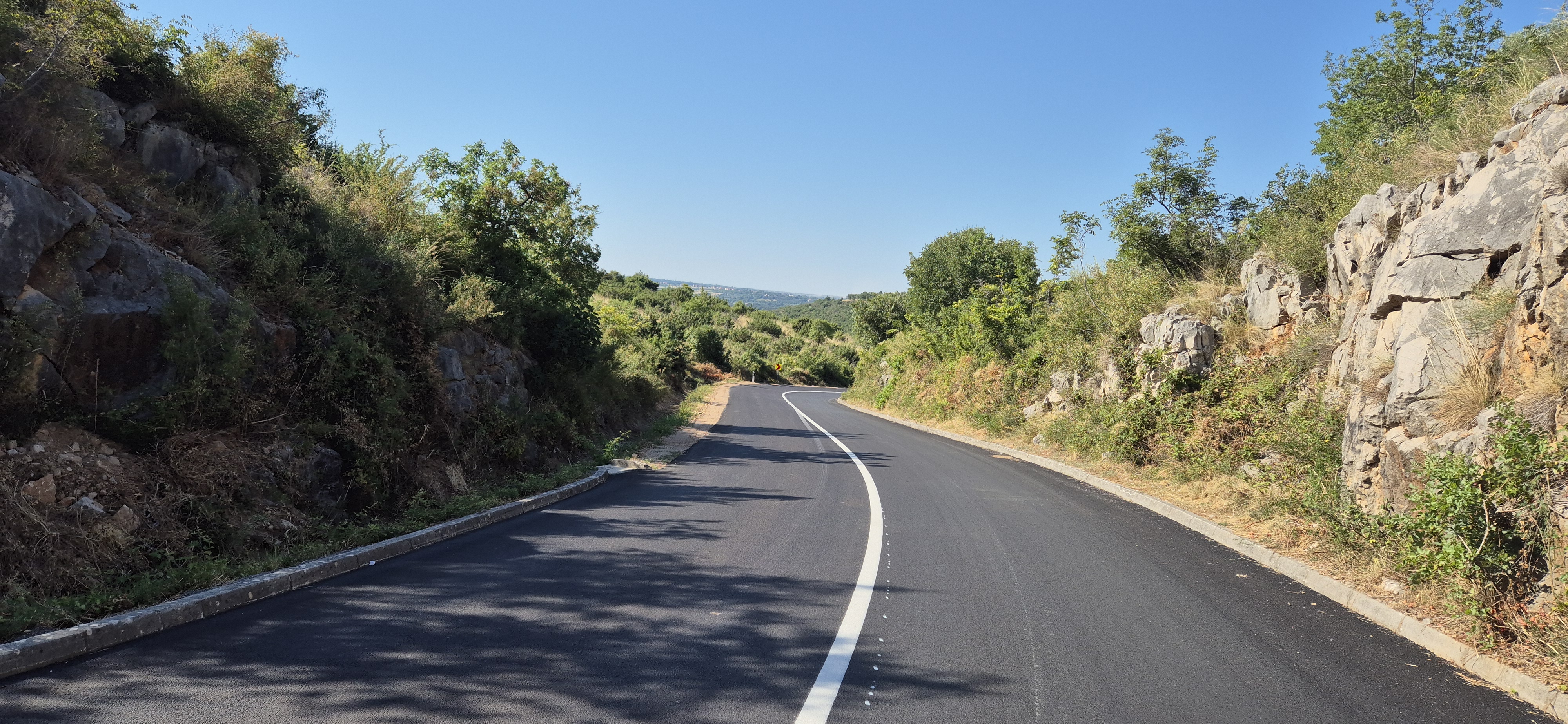 Zaršeni su radovi izvanrednog održavanja dijelova kolnika Ž6017 i L63058 u mjestu Slivnica